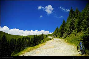 KERUCOV .ro - Fotografie si Webdesign - Traseu de MTB prin Muntii Bucegi, 40 km pe biciclete de Andrei Vocurek