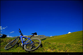 KERUCOV .ro - Fotografie si Webdesign - Traseu de MTB prin Muntii Bucegi, 40 km pe biciclete de Andrei Vocurek