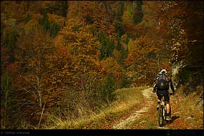 KERUCOV .ro - Fotografie si Jurnale de Calatorie - Traseu de MTB prin Muntii Ciucas, 40 km pe biciclete de Andrei Vocurek