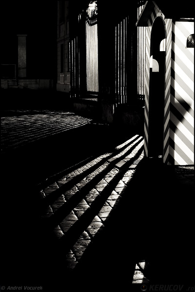 Fotografia: Umbre si Linii / Shadows and Lines, KERUCOV .ro © 1997 - 2024 || Andrei Vocurek