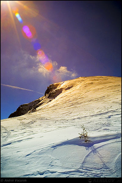 Fotografia: Sub Soare, Sub Cer / Under The Sun, Under The Sky, KERUCOV .ro © 1997 - 2024 || Andrei Vocurek