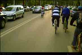 KERUCOV .ro - Fotografie si Webdesign - Velorutia 2008, cu bicicleta in orasul plin de masini de Andrei Vocurek