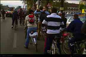 KERUCOV .ro - Fotografie si Webdesign - Velorutia 2008, cu bicicleta in orasul plin de masini de Andrei Vocurek