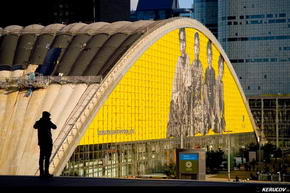 KERUCOV .ro - Fotografie si Jurnale de Calatorie - Excursie in Franta - 2 - Paris: La Defense, Champs Elysees