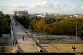 KERUCOV .ro - Fotografie si Jurnale de Calatorie - Excursie in Franta - 2 - Paris: La Defense, Champs Elysees