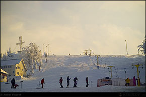 KERUCOV .ro - Fotografie si Jurnale de Calatorie - Straja in Muntii Valcan, zapada in culori si schi - 1