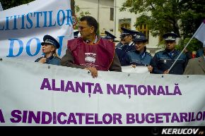 KERUCOV .ro - Fotografie si Jurnale de Calatorie - In Piata Victoriei, marele miting din 19 mai 2010