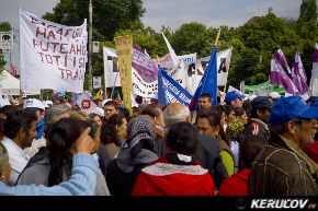 KERUCOV .ro - Fotografie si Jurnale de Calatorie - In Piata Victoriei, marele miting din 19 mai 2010