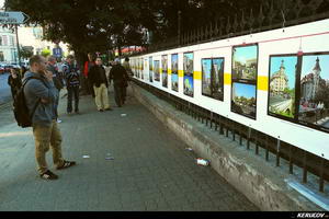 KERUCOV .ro - Fotografie si Jurnale de Calatorie - Expozitie fotografii din Bucuresti: Trecut-au anii... 2013 de Andrei Vocurek