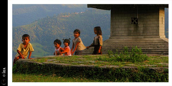 KERUCOV .ro - Travel Articles And Photography - Trecere prin Nepal, drumul din Kathmandu spre Pokhara - Ira - destinatii de vacanta