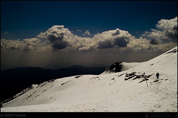 Fotografia Plecare / Departure, album Pasul peste munti / Step Over Mountains, Muntii Bucegi, Romania / Roumanie, KERUCOV .ro © 1997 - 2024 || Andrei Vocurek