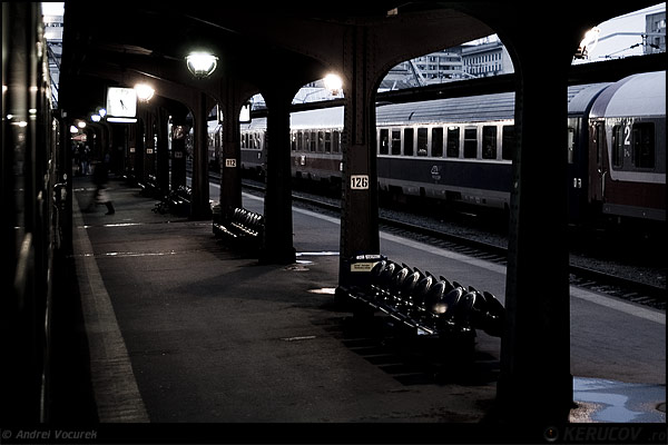 Fotografia Gara de Nord 112 - 126 / 112 - 126, Bucharest North Station, album Calatorului ii sade bine cu drumul / The Traveler Feels Good on The Road, Bucuresti / Bucharest, Romania / Roumanie, KERUCOV .ro © 1997 - 2025 || Andrei Vocurek