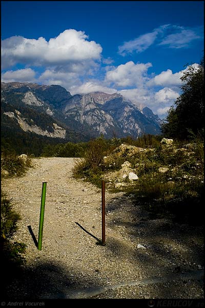 Fotografia Vedere spre Caraiman / View The Caraiman, album Pasul peste munti / Step Over Mountains, Cumpatu, Romania / Roumanie, KERUCOV .ro © 1997 - 2024 || Andrei Vocurek