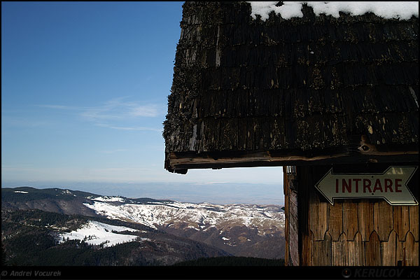Fotografia Intrare / Entrance, album Pasul peste munti / Step Over Mountains, Paltinis / Hohe Rinne, Romania / Roumanie, KERUCOV .ro © 1997 - 2022 || Andrei Vocurek