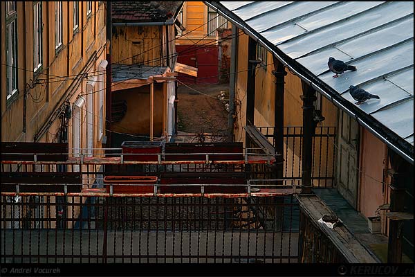 Fotografia: Curte pentru doi / Yard For Two, KERUCOV .ro © 1997 - 2022 || Andrei Vocurek