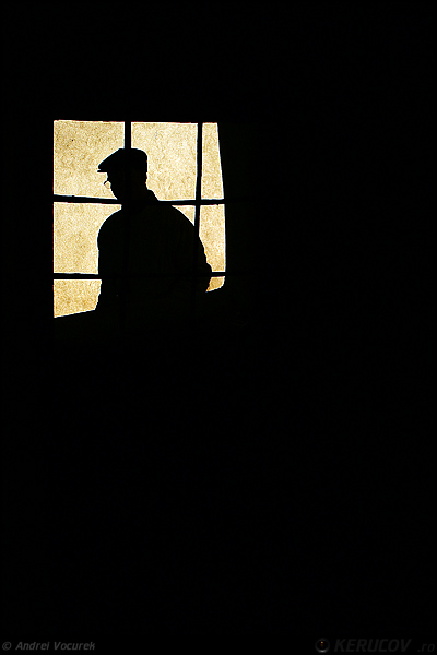 Fotografia Trecatorul de dincolo / The Passing Man Of Beyond, album Orasul oarecare - Puncte peste asfalt / Some City - Spots on the Asphalt, Sibiu / Hermannstadt, Romania / Roumanie, KERUCOV .ro © 1997 - 2025 || Andrei Vocurek
