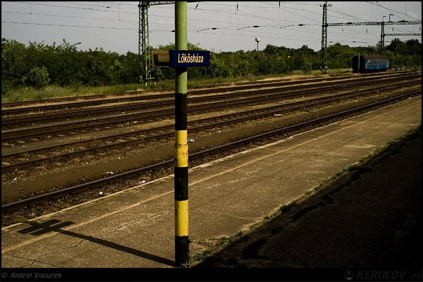 Fotografia: Un vagon pierdut / A Lost Car, KERUCOV .ro © 1997 - 2025 || Andrei Vocurek