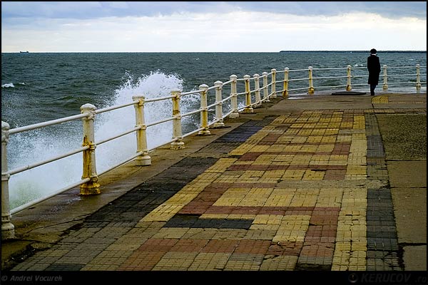 Fotografia Cand marea... / When The Sea..., album Orasul oarecare - Puncte peste asfalt / Some City - Spots on the Asphalt, Constanta, Romania / Roumanie, KERUCOV .ro © 1997 - 2025 || Andrei Vocurek