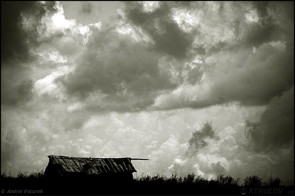 Fotografia: Loc parasit / A Place Left, KERUCOV .ro © 1997 - 2025 || Andrei Vocurek