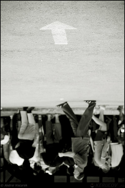 Fotografia: O lume cu susul in jos / A World With Upside Down, KERUCOV .ro © 1997 - 2025 || Andrei Vocurek