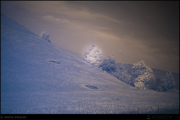 Fotografia Pe panta abrupta / On The Steep Slope, album Experiente de fotografie / Photographic Experiments, Darmanesti, Romania / Roumanie, KERUCOV .ro © 1997 - 2022 || Andrei Vocurek