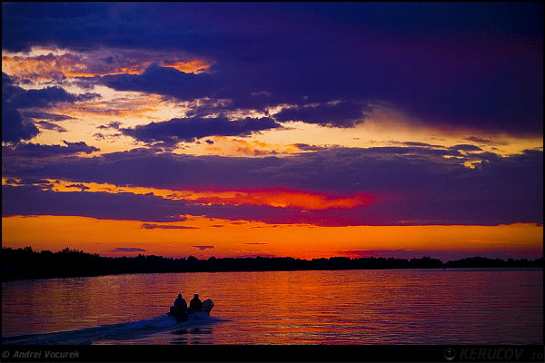 Fotografia Doi intr-o barca / Two In A Boat, album Ultima Delta Dunarii / Last the Danube Delta, Delta Dunarii, Romania / Roumanie, KERUCOV .ro © 1997 - 2022 || Andrei Vocurek