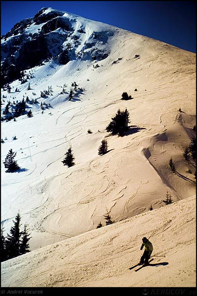 Fotografia Schiorul / The Skier, album Pasul peste munti / Step Over Mountains, Muntii Bucegi, Romania / Roumanie, KERUCOV .ro © 1997 - 2025 || Andrei Vocurek