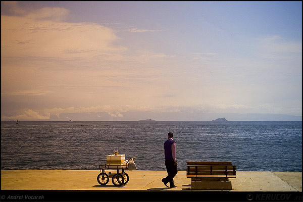 Fotografia: Renuntare cu zambet / Quitting With A Smile, KERUCOV .ro © 1997 - 2025 || Andrei Vocurek