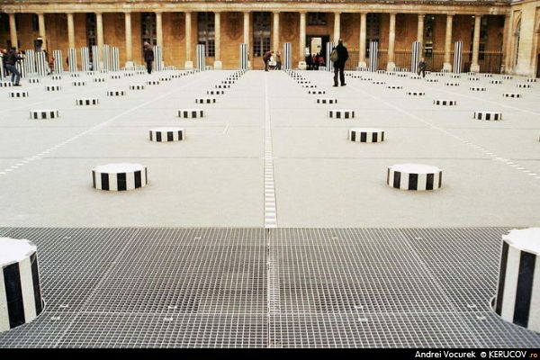 Fotografia: Printre coloanele in alb si negru - 4 / Among The Black And White Columns - 4, KERUCOV .ro © 1997 - 2024 || Andrei Vocurek