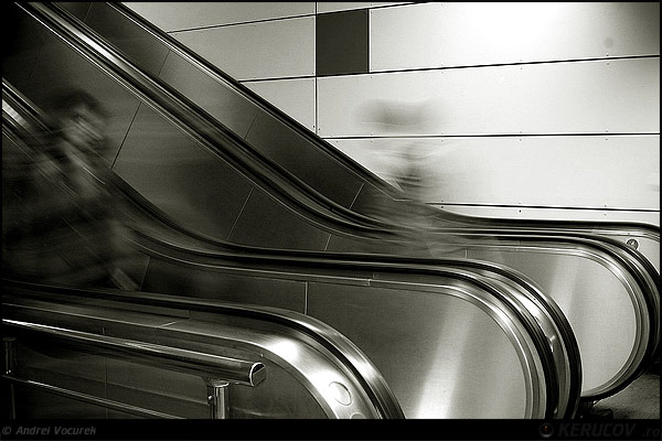Fotografia Patratul / The Square, album Metroul Bucuresti, din statie in statie / Bucharest Metro, From One Station To Another, Bucuresti / Bucharest, Romania / Roumanie, KERUCOV .ro © 1997 - 2022 || Andrei Vocurek