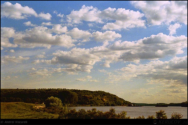 Fotografia Norii / The Clouds, album Vremuri si spatii din Romania / Times and Spaces from Romania, sat Cochirleni, Romania / Roumanie, KERUCOV .ro © 1997 - 2025 || Andrei Vocurek