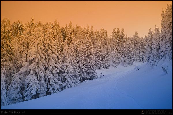Fotografia: Valea inghetata / The Frozen Valley, KERUCOV .ro © 1997 - 2025 || Andrei Vocurek