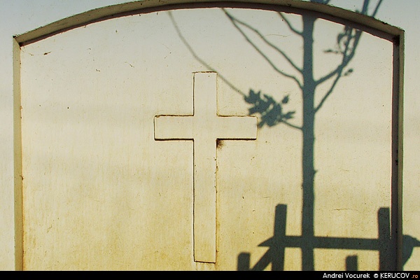 Fotografia: Crucea / The Cross, KERUCOV .ro © 1997 - 2025 || Andrei Vocurek