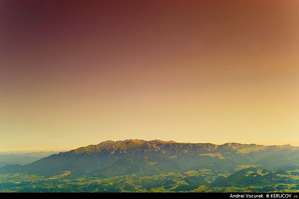 Fotografia Muntii Bucegi / The Bucegi Mountains, album Pasul peste munti / Step Over Mountains, Masivul Piatra Craiului, Romania / Roumanie, KERUCOV .ro © 1997 - 2022 || Andrei Vocurek