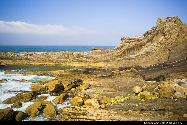 Fotografia: Stanci si valuri / Rocks And Waves, KERUCOV .ro © 1997 - 2025 || Andrei Vocurek