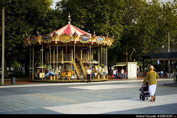 Fotografia Caruselul / The Carousel / Merry Go Round, album Spania, vazuta ca o destinatie turistica / Spain, Seen As A Travel Destination, Santander, Spania / Spain / Espana, KERUCOV .ro © 1997 - 2022 || Andrei Vocurek