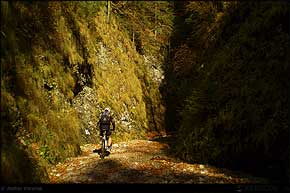 KERUCOV .ro - Fotografie si Jurnale de Calatorie - Traseu MTB Muntii Ciucas: Cheia - Cheile Vaii Stanei - Cabana Ciucas - Cheia de Andrei Vocurek