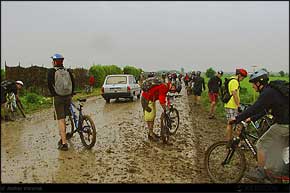 KERUCOV .ro - Fotografie si Webdesign - Traseu MTB Prima Evadare 2010: Cross Country - noroi cu abandon (concurs MTB) de Andrei Vocurek