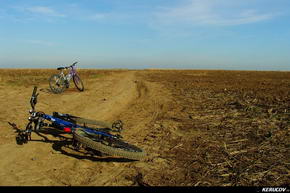 KERUCOV .ro - Fotografie si Jurnale de Calatorie - Traseu MTB Satul Sitaru - Manastirea Balamuci - Lacul Dridu de Andrei Vocurek