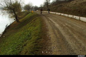 KERUCOV .ro - Fotografie si Jurnale de Calatorie - Traseu MTB Tancabesti - Balteni - Manastirea Tiganesti de Andrei Vocurek