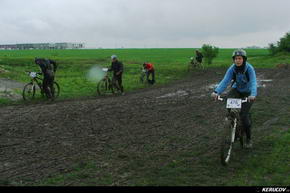 KERUCOV .ro - Fotografie si Jurnale de Calatorie - Traseu MTB Prima Evadare 2011: In Regatul Noroiului (concurs MTB) de Andrei Vocurek