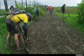 KERUCOV .ro - Fotografie si Jurnale de Calatorie - Traseu MTB Prima Evadare 2011: In Regatul Noroiului (concurs MTB) de Andrei Vocurek