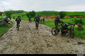 KERUCOV .ro - Fotografie si Jurnale de Calatorie - Traseu MTB Prima Evadare 2011: In Regatul Noroiului (concurs MTB) de Andrei Vocurek