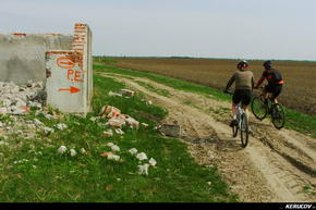 KERUCOV .ro - Fotografie si Jurnale de Calatorie - Traseu MTB Padurea Baneasa - Palatul Ghica (Prima Evadare) de Andrei Vocurek