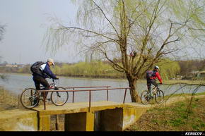 KERUCOV .ro - Fotografie si Jurnale de Calatorie - Traseu MTB Bucuresti - Padurea Cernica - Padurea Pustnicu de Andrei Vocurek