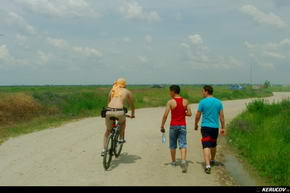 KERUCOV .ro - Fotografie si Jurnale de Calatorie - Traseu MTB Bucuresti - Clinceni la TransilvAero Show 2011 de Andrei Vocurek