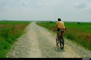 KERUCOV .ro - Fotografie si Jurnale de Calatorie - Traseu MTB Bucuresti - Clinceni la TransilvAero Show 2011 de Andrei Vocurek