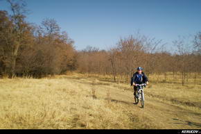 KERUCOV .ro - Fotografie si Jurnale de Calatorie - Traseu MTB Bucuresti - Padurea Cornetu - Lacul Mihailesti de Andrei Vocurek