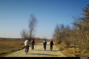 KERUCOV .ro - Fotografie si Jurnale de Calatorie - Traseu MTB Bucuresti - Padurea Cornetu - Lacul Mihailesti de Andrei Vocurek
