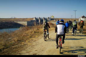 KERUCOV .ro - Fotografie si Jurnale de Calatorie - Traseu MTB Bucuresti - Padurea Cornetu - Lacul Mihailesti de Andrei Vocurek